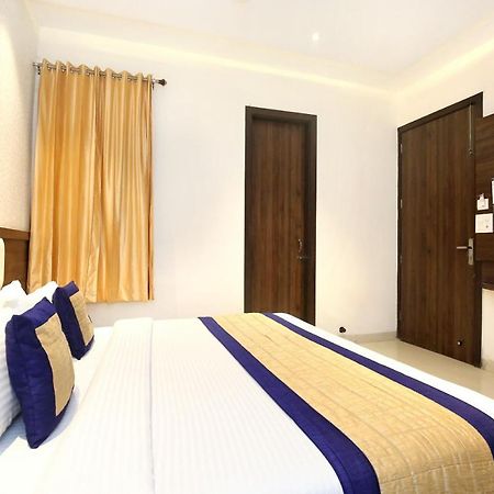 Oyo 11680 Hotel Grand Star Amritsar Eksteriør billede