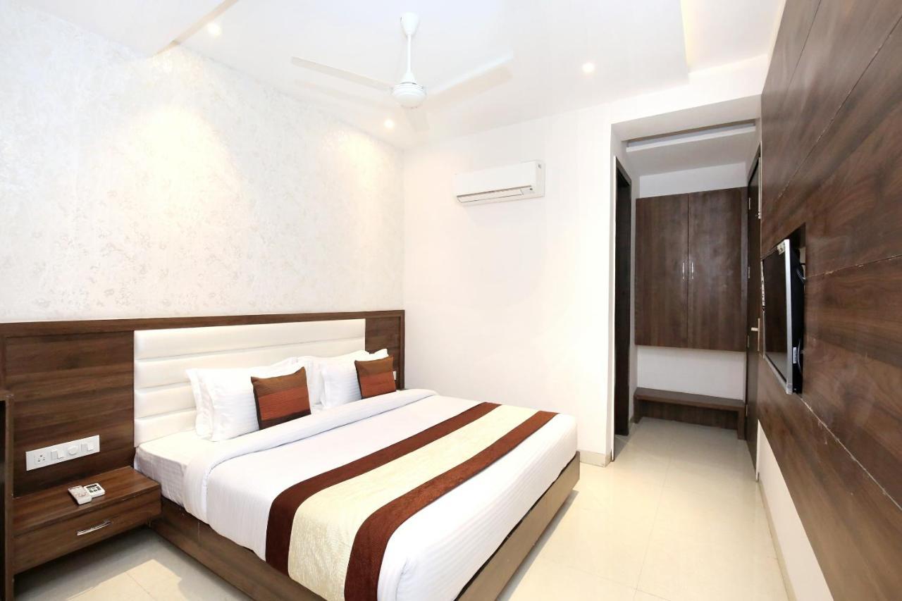Oyo 11680 Hotel Grand Star Amritsar Eksteriør billede