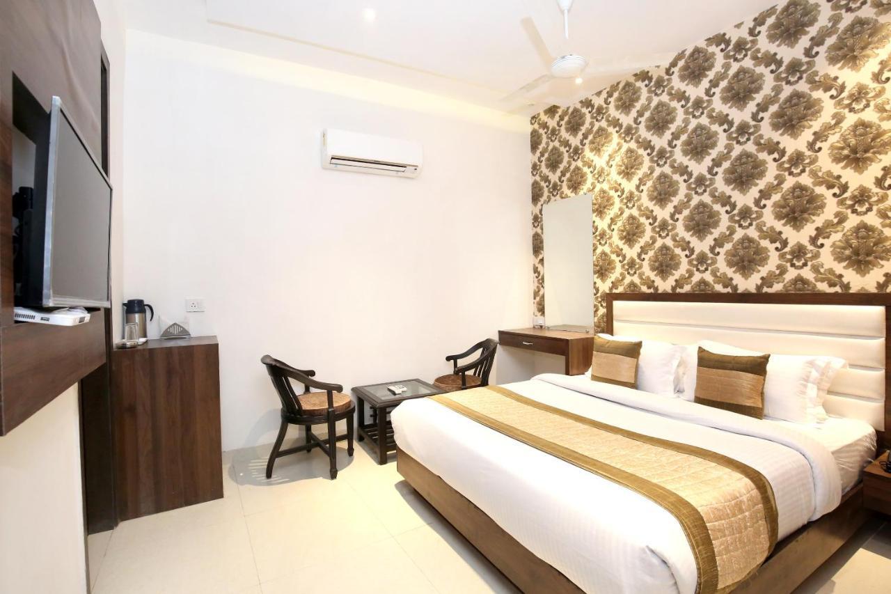 Oyo 11680 Hotel Grand Star Amritsar Eksteriør billede