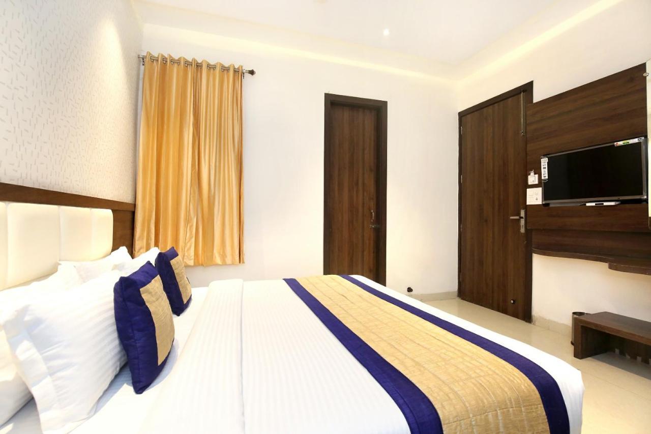 Oyo 11680 Hotel Grand Star Amritsar Eksteriør billede