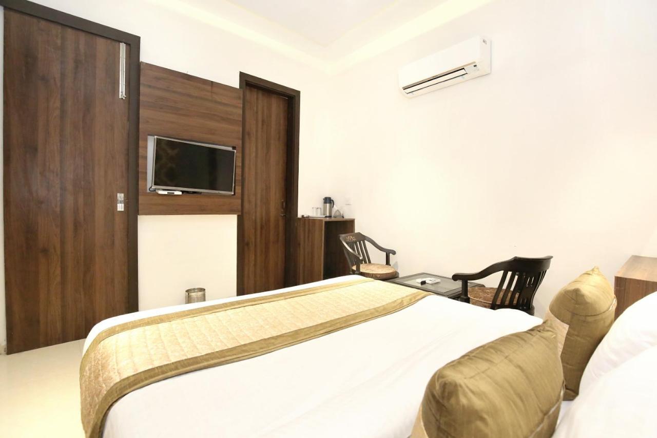 Oyo 11680 Hotel Grand Star Amritsar Eksteriør billede